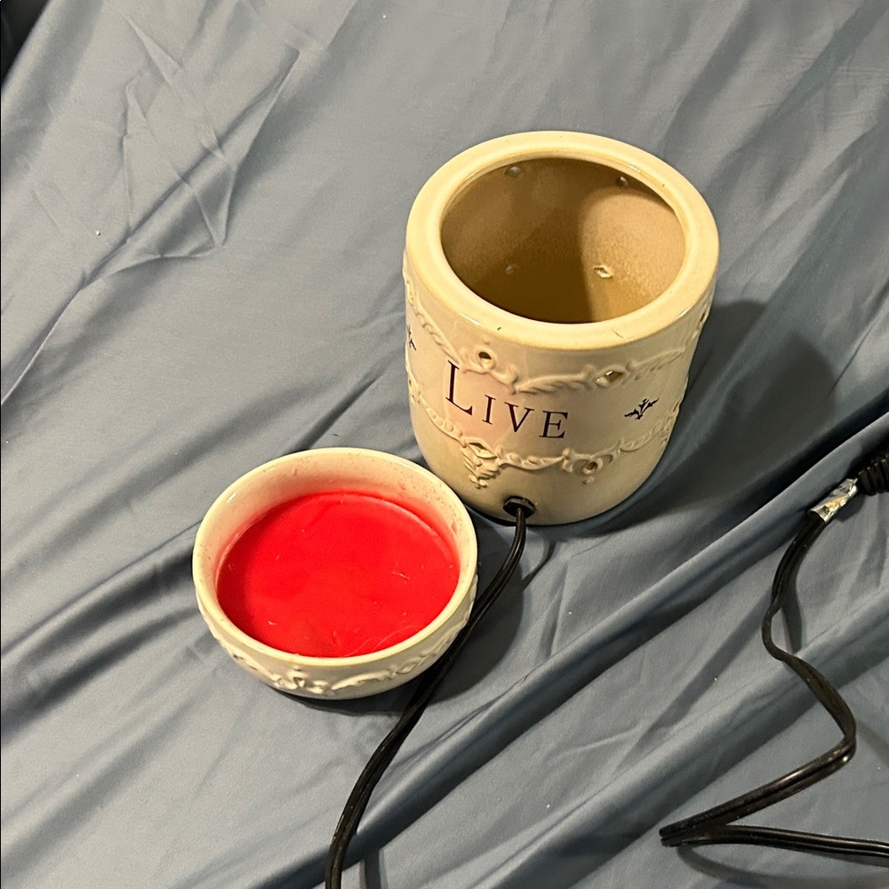 Elegant Cream Ceramic Wax Warmer with Red Wax